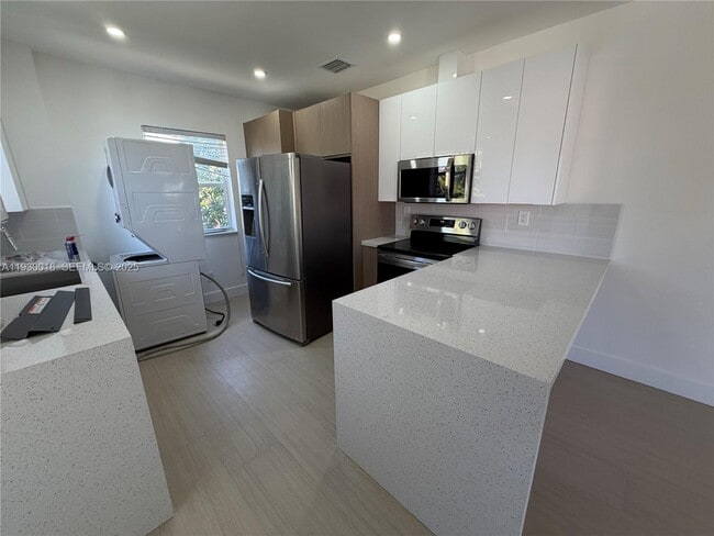 Photo - 1045 SW 8th Ave Unit 1045