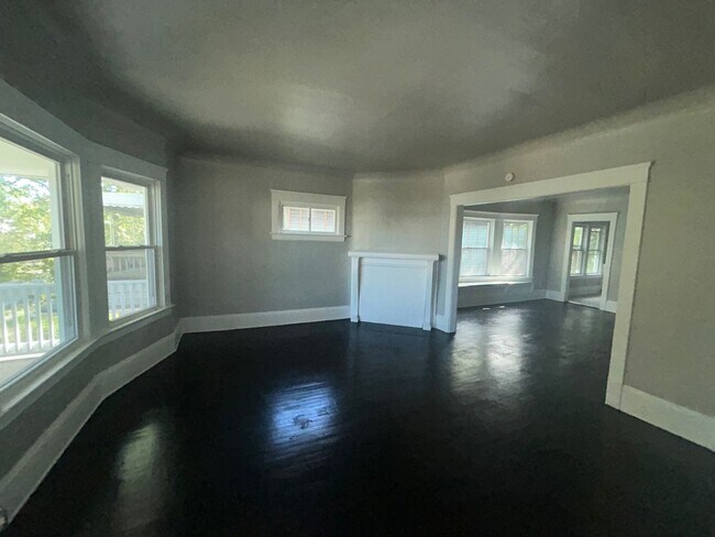 Photo - 10322 Parkgate Ave Unidad UP