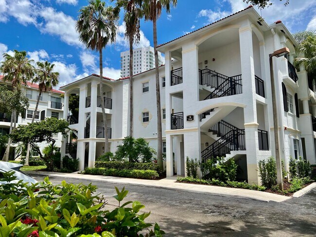 Photo - 3165 NE 184th St Unidad 6301