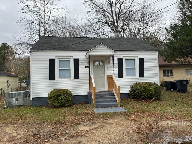 2 Bedroom House with Bonus Room - 2 Bedroom House with Bonus Room