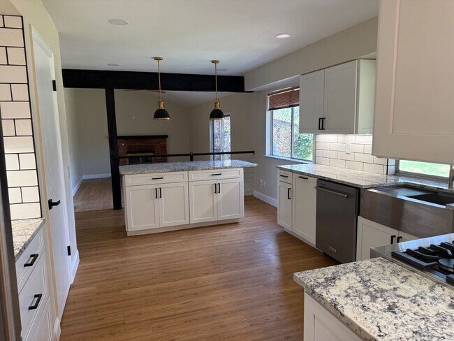 Photo - Stunning Cheyenne Mountain 4 Bedroom Home