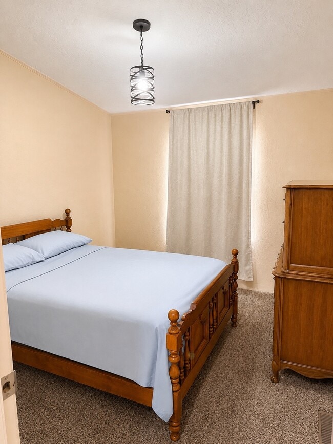 Photo - 1320 N Fairgrounds Rd