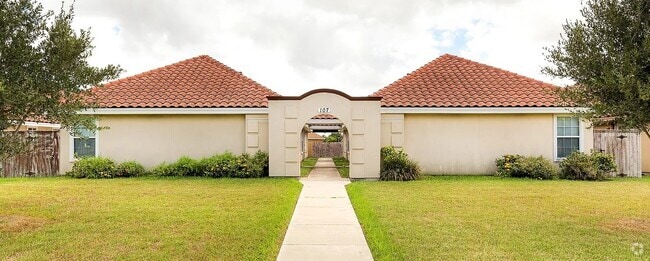 Building Photo - 107 S Ridge Ln Rental