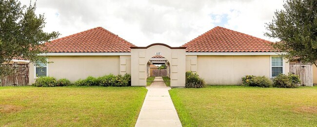 Building Photo - 107 S Ridge Ln Rental