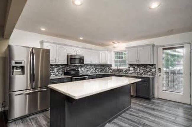 Photo - 3 Bedroom Luxury Home