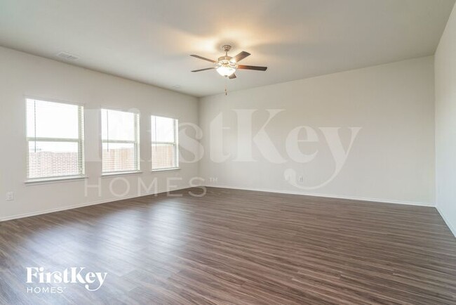 Photo - 434 Stuart Ln