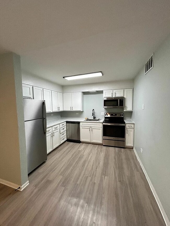 Building Photo - 1220 Pierce St Unit 1220-22A