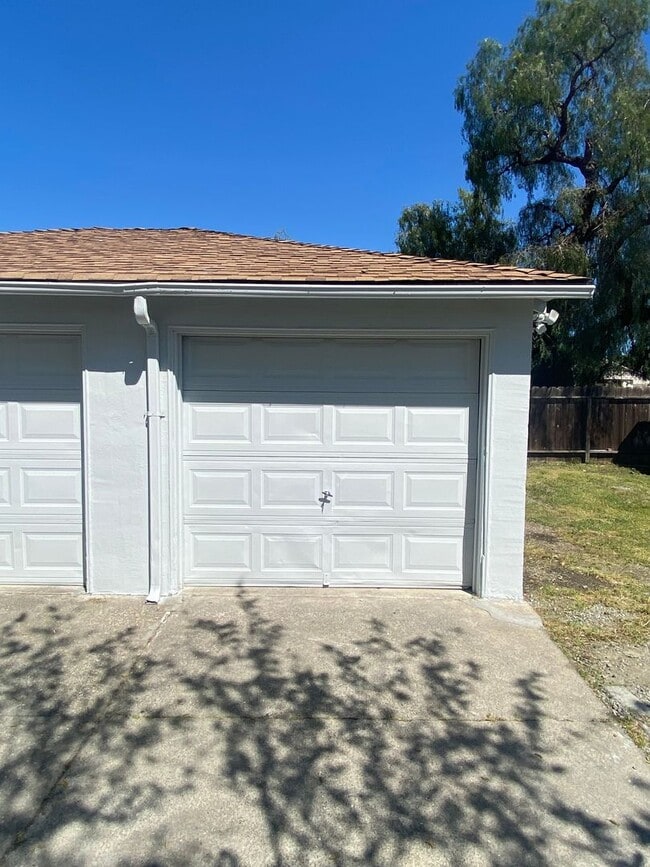 Photo - $2490 / 2 BR - GORGEOUS RECENTLY REMODELED CENTRAL LIVERMORE DUPLEX UNIT