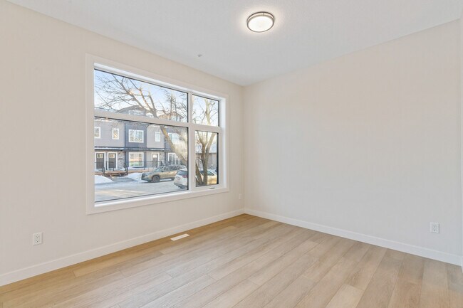 Photo - 13206-13112 112 Ave NW