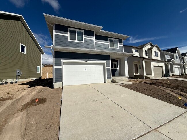 Building Photo - 1642 Blue Flax Dr