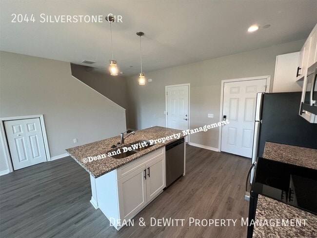 Photo - 2044 Silverstone Cir