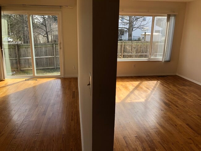 Dining/Living RM area - 1301 W Lake Lansing Rd