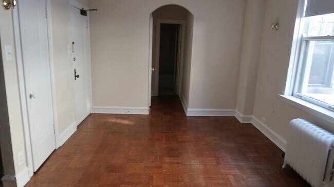 Photo - 1209 W Sherwin Ave