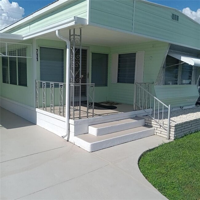 Photo - 711 51st Ave Dr W