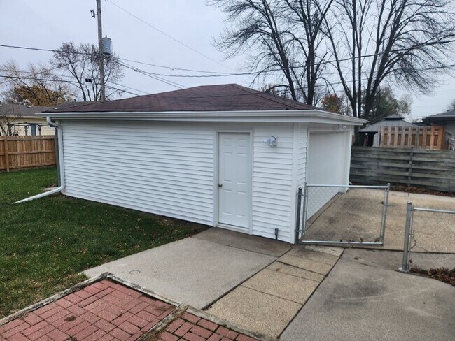 Photo - 1109 SE Sharon Dr