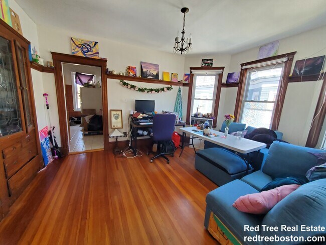 Photo - 385 Pond Ave