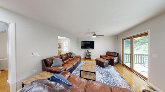 Photo - 9 Bates Ave Unidad ID1380182P