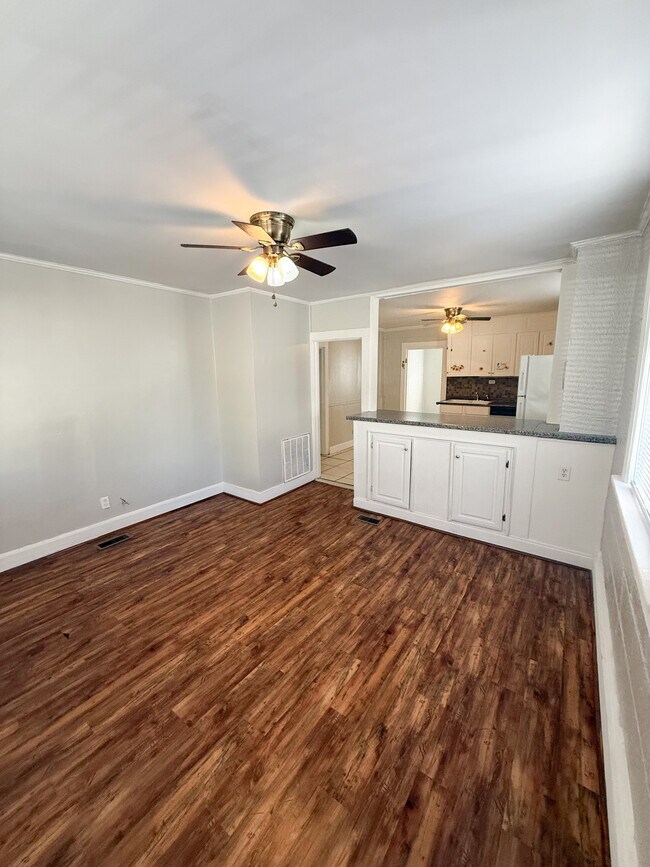 Photo - 913 Pine St