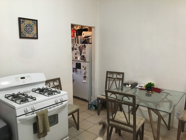 Photo - 162 Kelton St Unidad 1