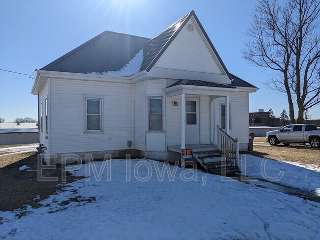 Photo - 110 12th St SE