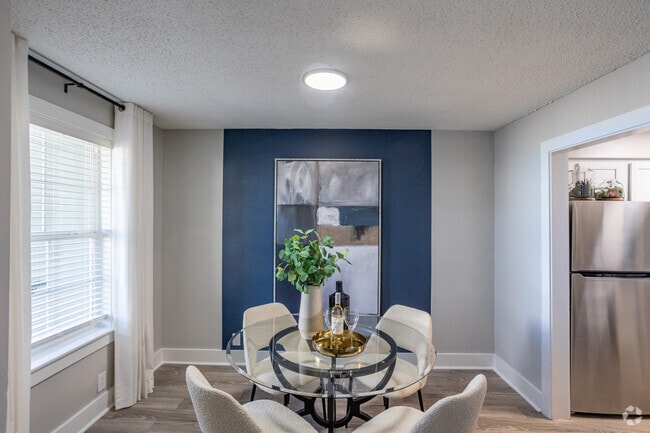 2BR, 1.5BA - 950SF - Dining Area