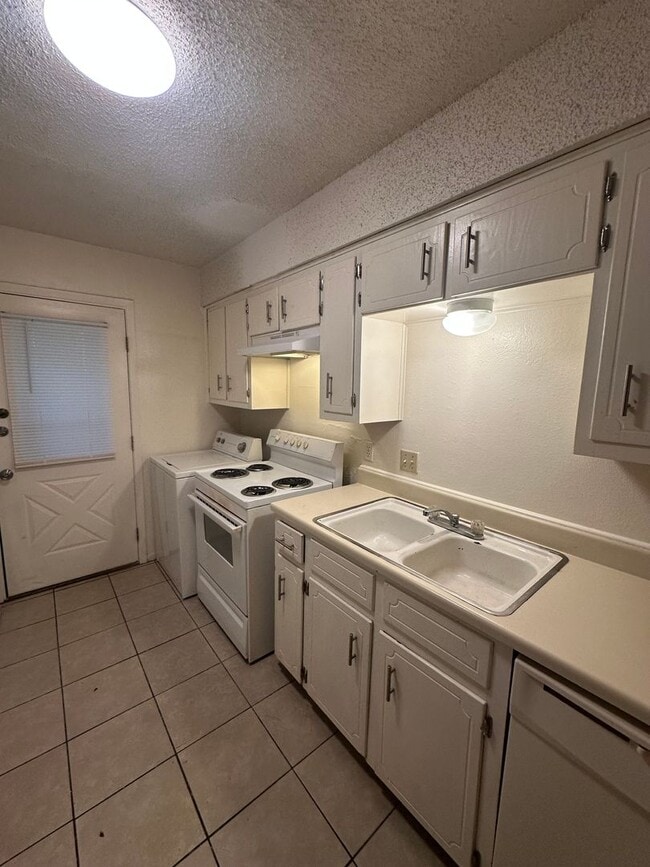 Photo - 3804 Charolais Dr Unidad C