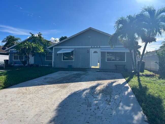 Photo - 8698 Uranus Terrace