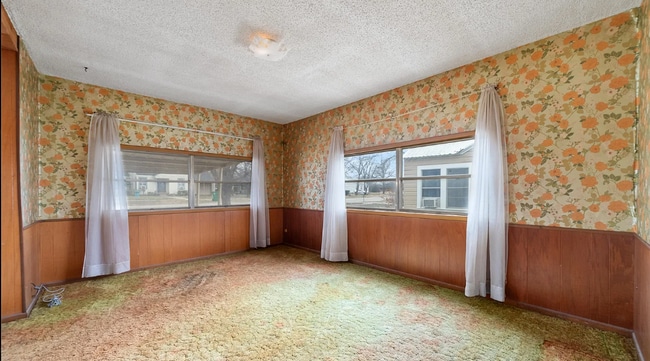 Living Space - 109 Hollywood St