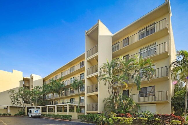 Photo - 896 N Federal Hwy Condo Unit 325