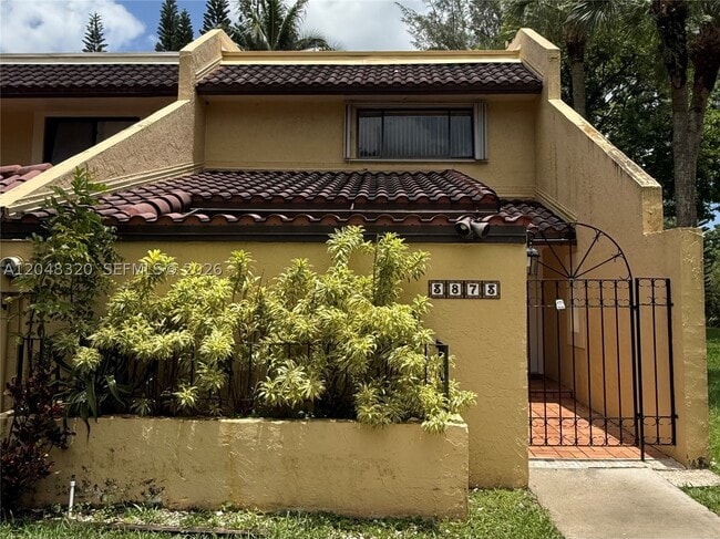 Photo - 3873 Alcantara Ave