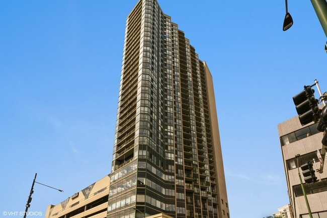 Building Photo - 111 W Maple St Unit 1508 Rental