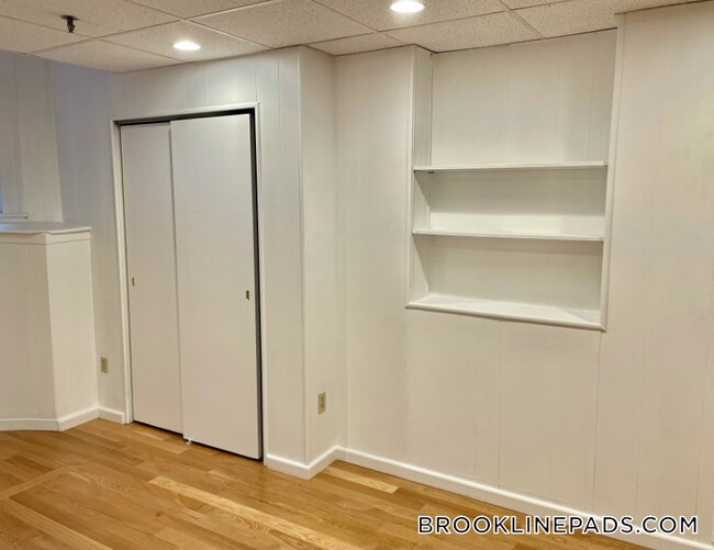 1077 Beacon St Unit A