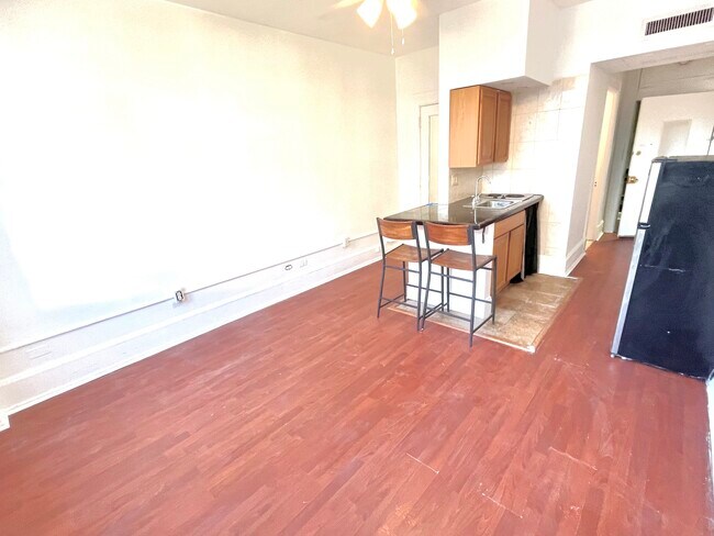 Photo - 1324 Locust St