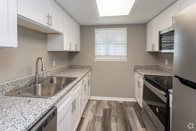 2BR, 1BA - 1,000SF