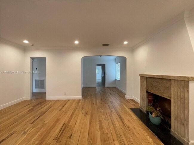 Photo - 2280 SW 20th St