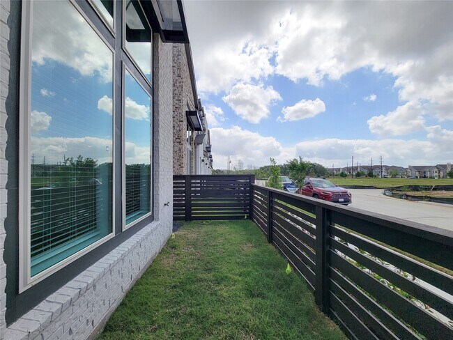 Photo - 19730 Riverbed Ln