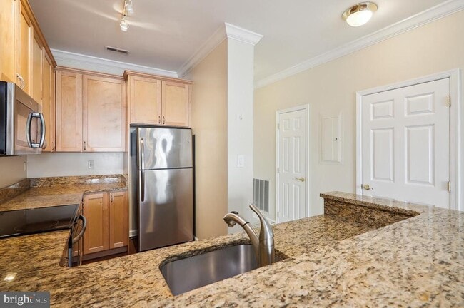 Photo - 404 King Farm Blvd Unit 10