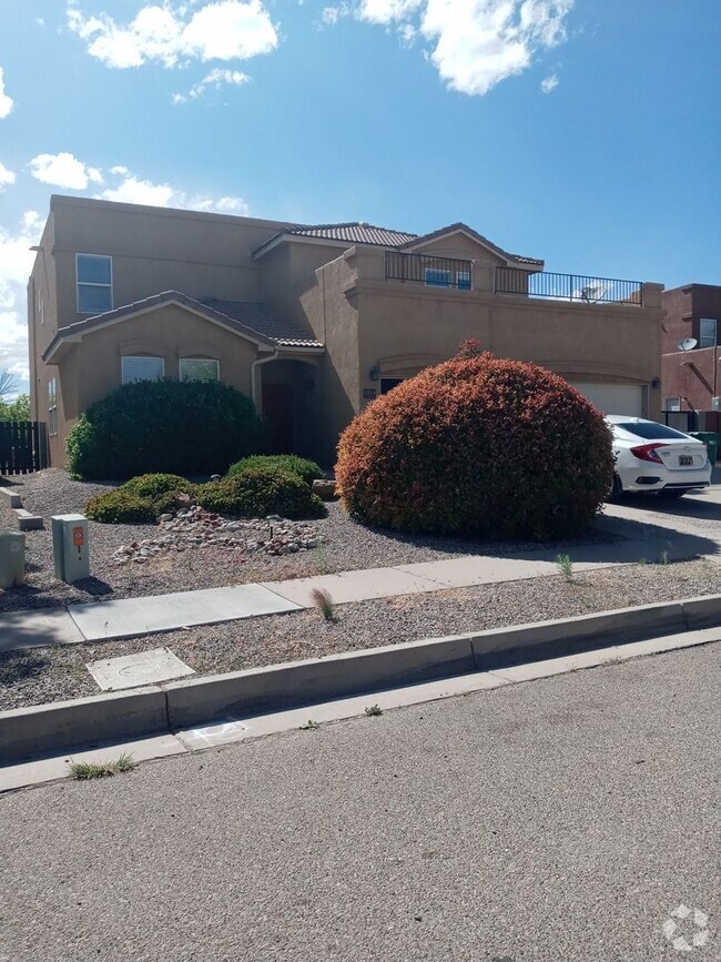 Building Photo - Easy Commute to Los Alamos or Santa Fe Rental