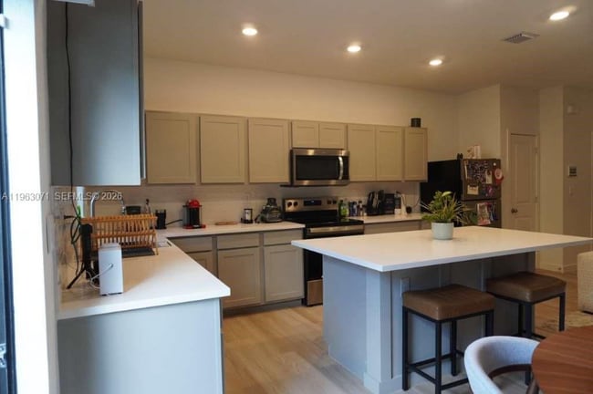 Building Photo - 385 NW 9th St