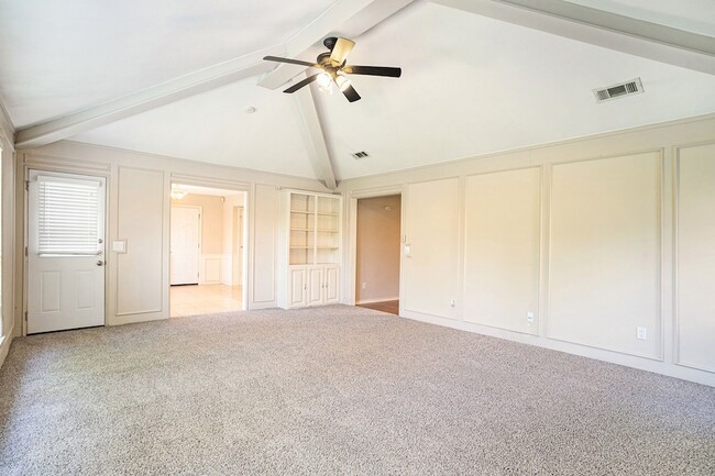 Photo - 802 Pebblebrook Dr