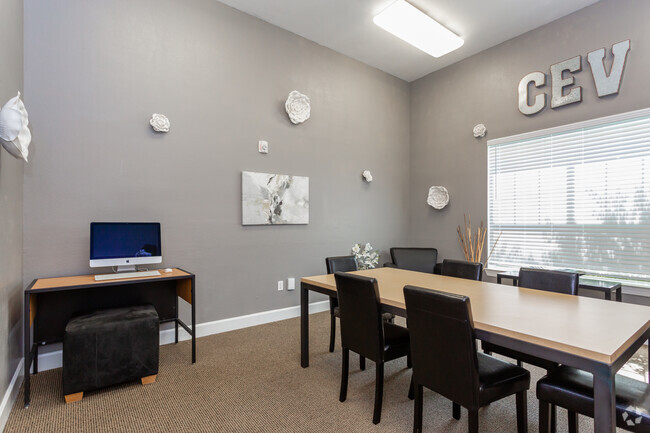 Business Center - Heights Ruston Apartments