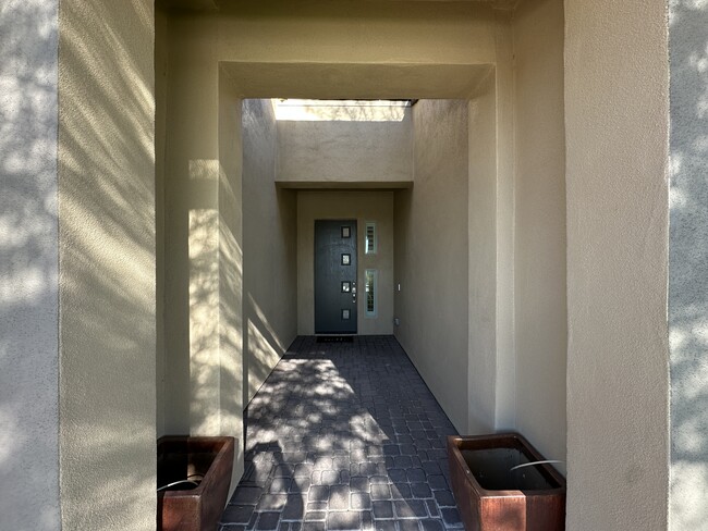 Photo - 1140 E Cherrywood Pl