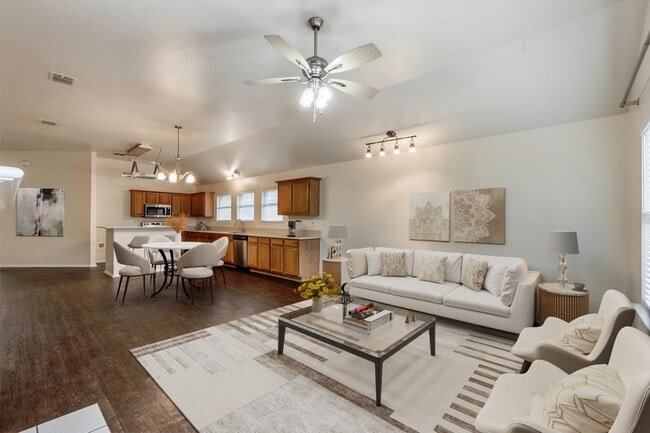 Photo - 2807 Lakefield Dr