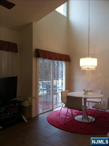 Photo - 85 Buckthorn Ct