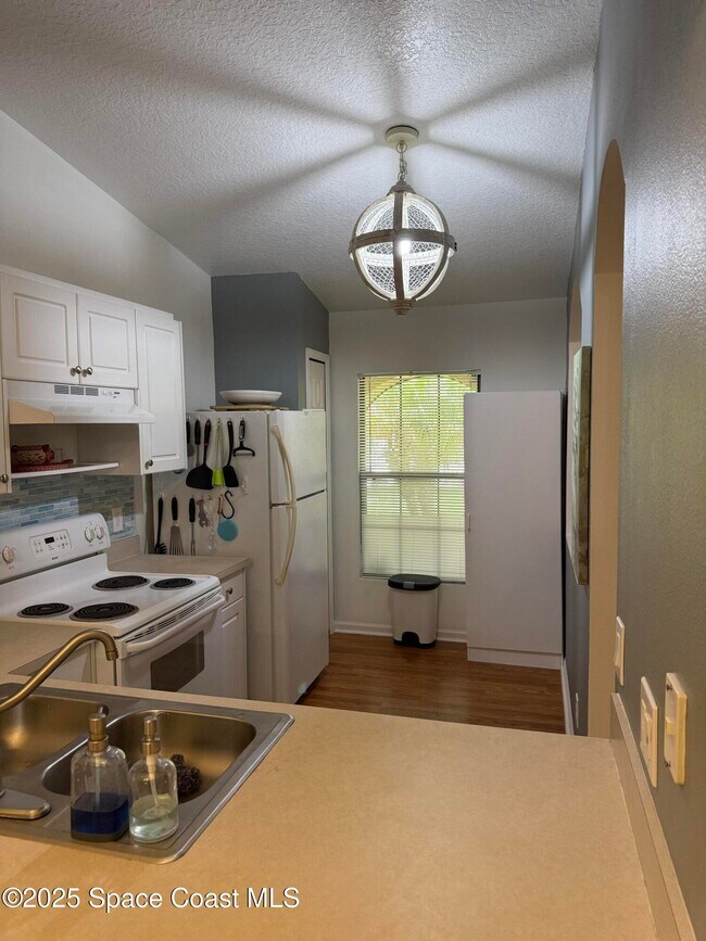 Photo - 995 Luminary Cir