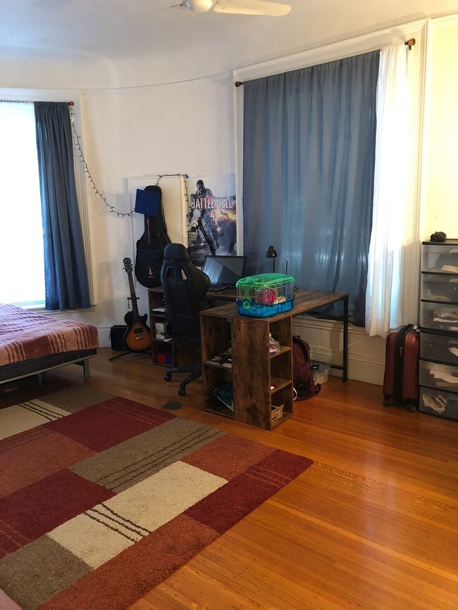 Photo - 1874 Beacon St Unidad 2 Rental