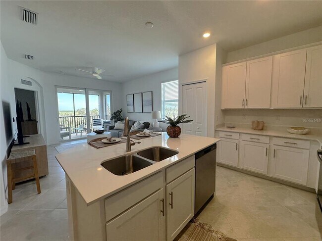 14201 Heritage Landing Blvd Unit 1338