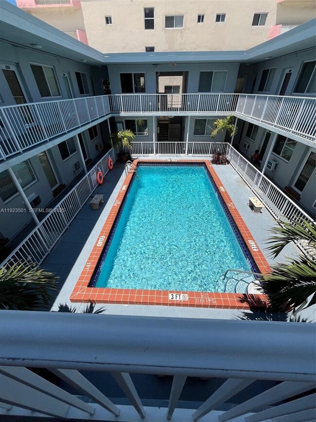 Photo - 315 69th St Unidad 212