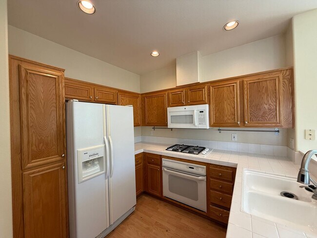 Photo - Comfortable 2BD/2BA Townhome in Carmel Mountain Ranch with Community Pool, Attached Garage & In-U...