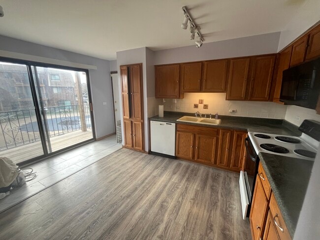 Photo - 1452 Carol Ct Unit Carol Ct 2B